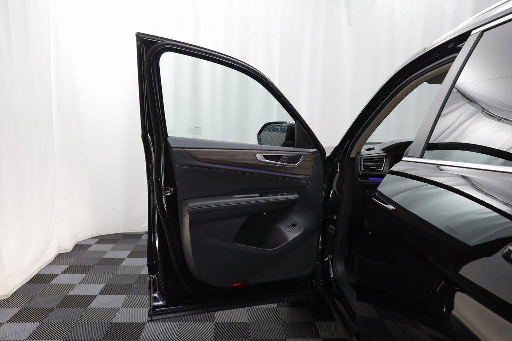 new 2026 Volkswagen Atlas car, priced at $48,697