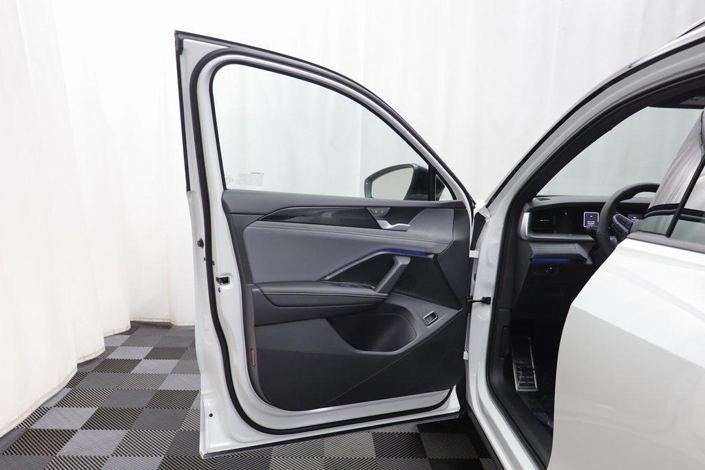 new 2026 Volkswagen Tiguan car, priced at $40,171