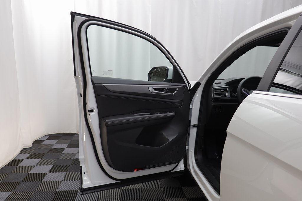 new 2025 Volkswagen Atlas Cross Sport car, priced at $36,634