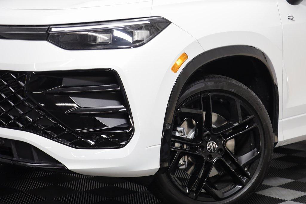 new 2025 Volkswagen Tiguan car, priced at $37,871