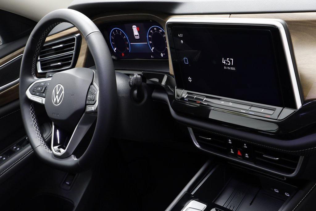 new 2025 Volkswagen Atlas car, priced at $41,041