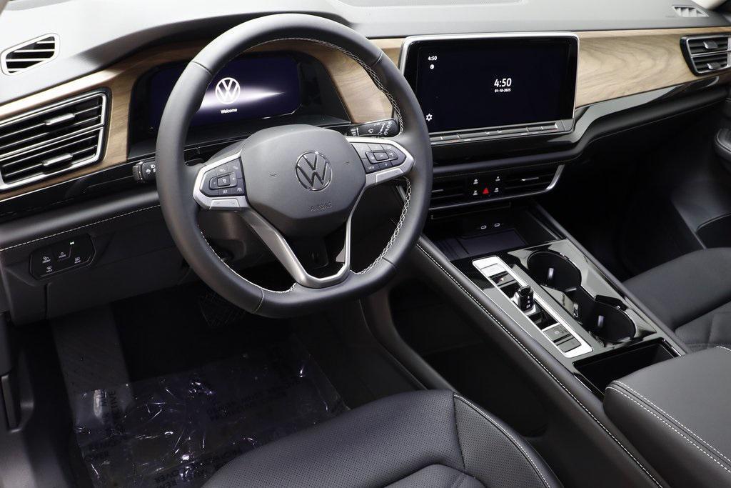 new 2025 Volkswagen Atlas car, priced at $41,041