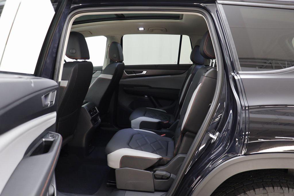 new 2025 Volkswagen Atlas car, priced at $45,521