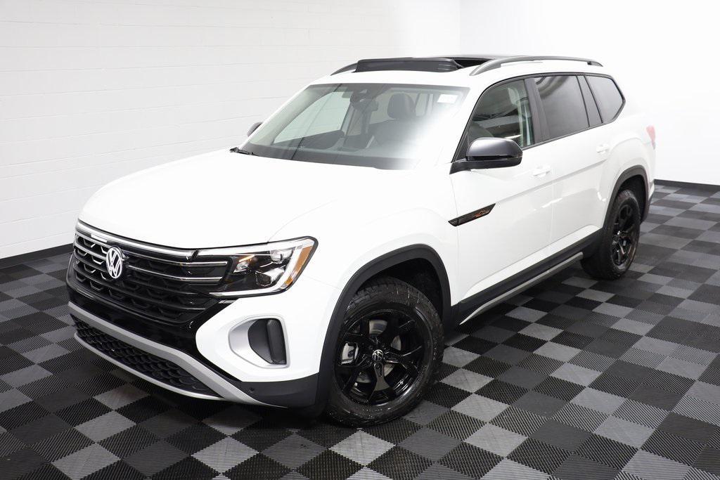 new 2025 Volkswagen Atlas car, priced at $45,056
