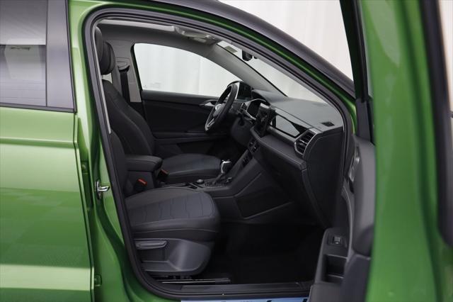 new 2025 Volkswagen Taos car, priced at $33,553