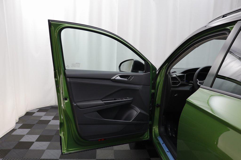 new 2025 Volkswagen Taos car, priced at $33,553