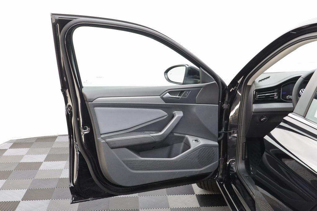 new 2025 Volkswagen Jetta car, priced at $27,114