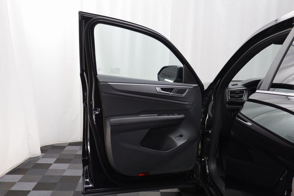 new 2026 Volkswagen Atlas Cross Sport car, priced at $44,362