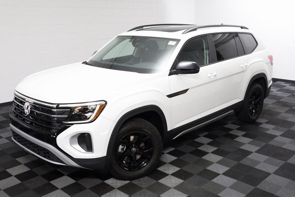new 2025 Volkswagen Atlas car, priced at $40,904