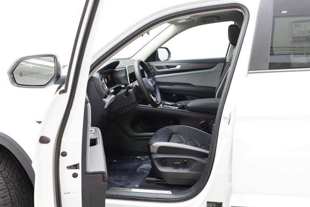 new 2025 Volkswagen Atlas car, priced at $40,904