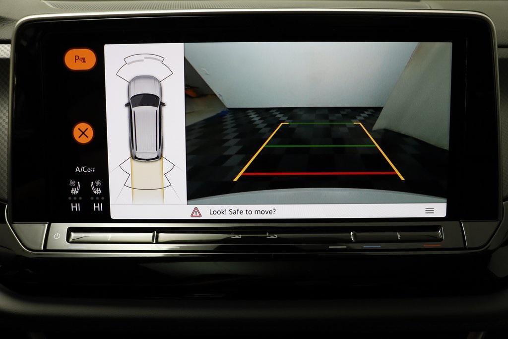 new 2025 Volkswagen Atlas car, priced at $40,904