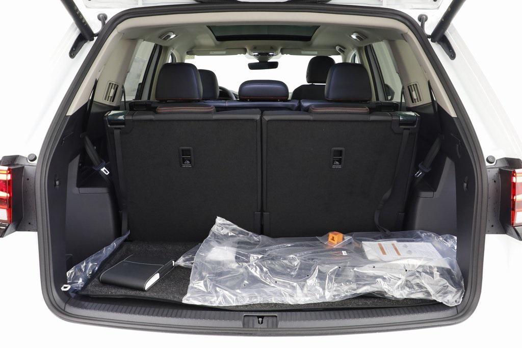 new 2025 Volkswagen Atlas car, priced at $40,904