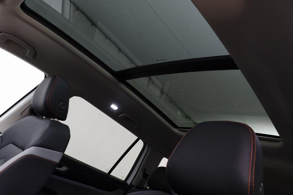 new 2025 Volkswagen Atlas car, priced at $40,904