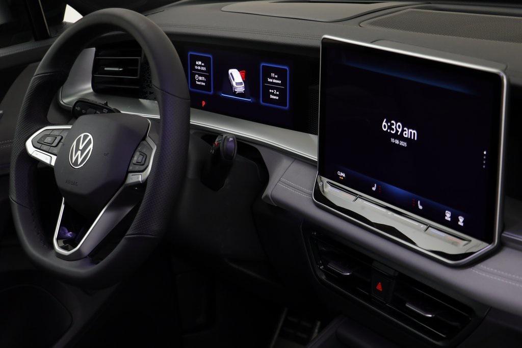 new 2025 Volkswagen Tiguan car, priced at $35,061