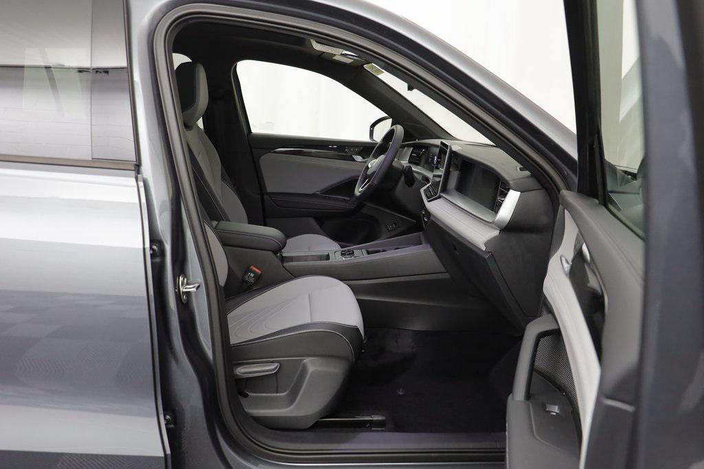 new 2025 Volkswagen Tiguan car, priced at $35,061