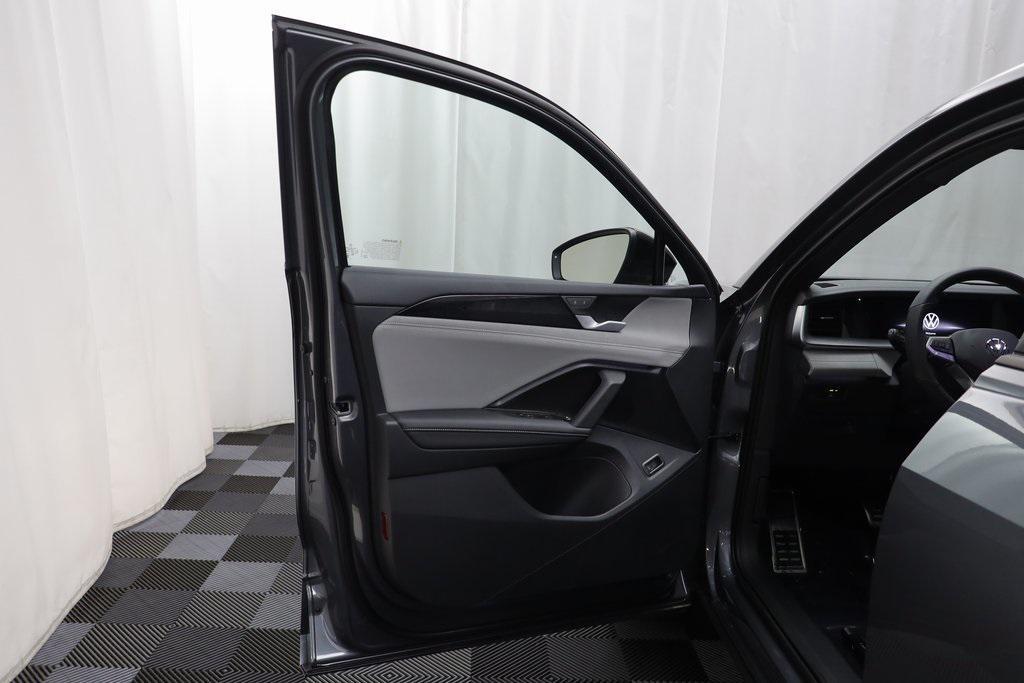 new 2025 Volkswagen Tiguan car, priced at $35,061