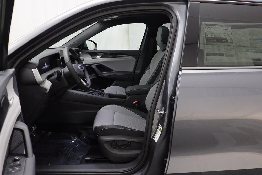 new 2025 Volkswagen Tiguan car, priced at $35,061