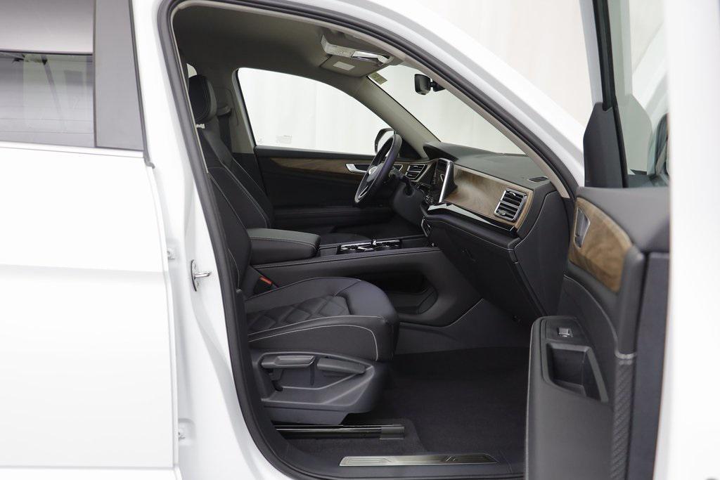 new 2026 Volkswagen Atlas car, priced at $45,927