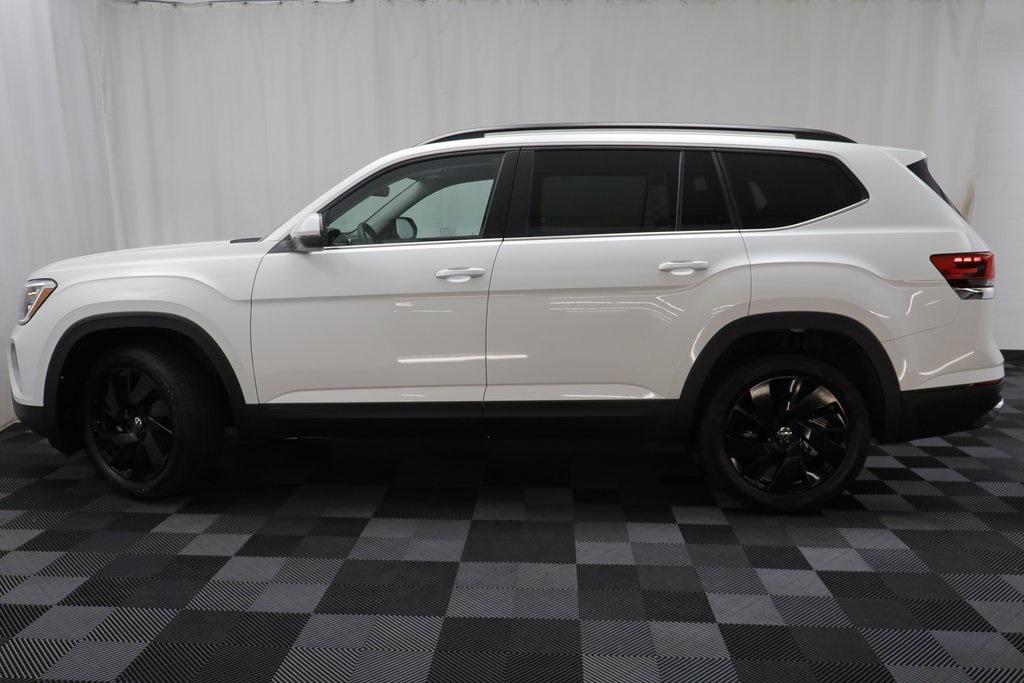 new 2026 Volkswagen Atlas car, priced at $45,927
