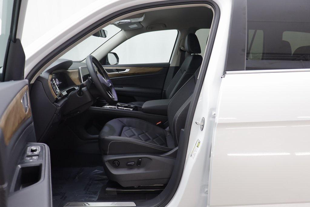 new 2026 Volkswagen Atlas car, priced at $45,927