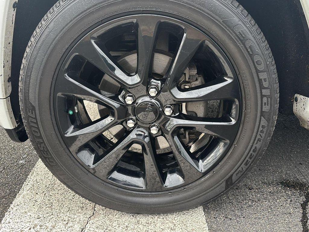 used 2018 Jeep Grand Cherokee car, priced at $17,661