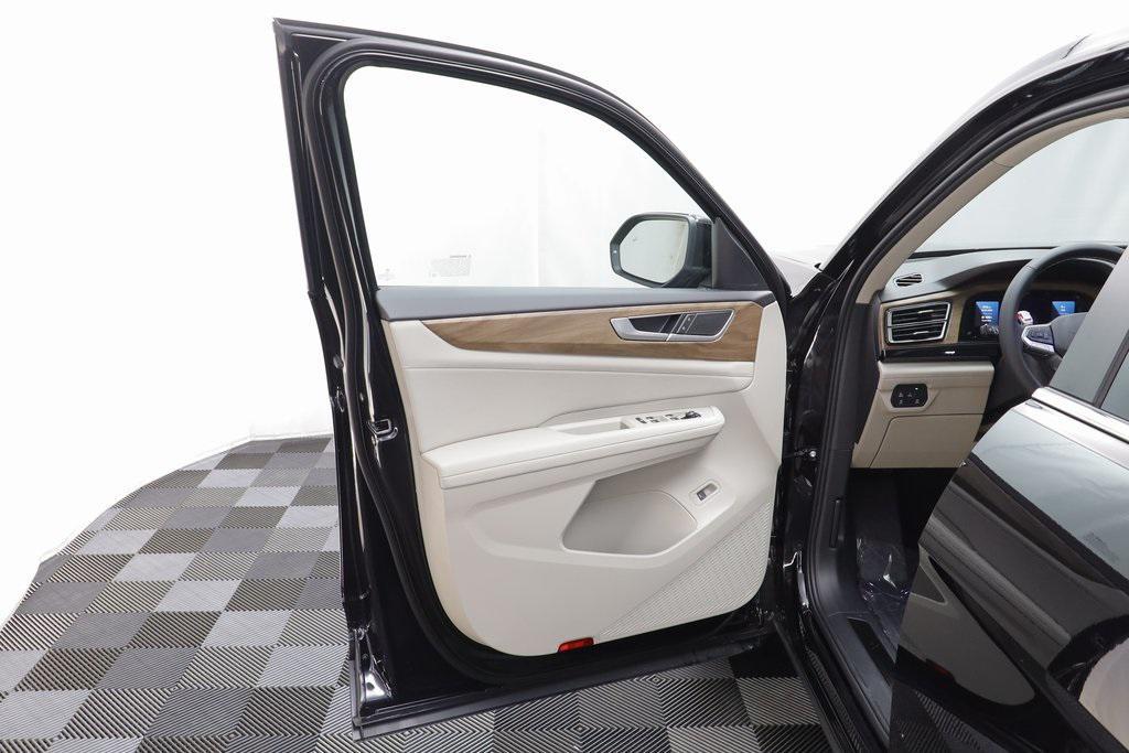 new 2026 Volkswagen Atlas car, priced at $46,522