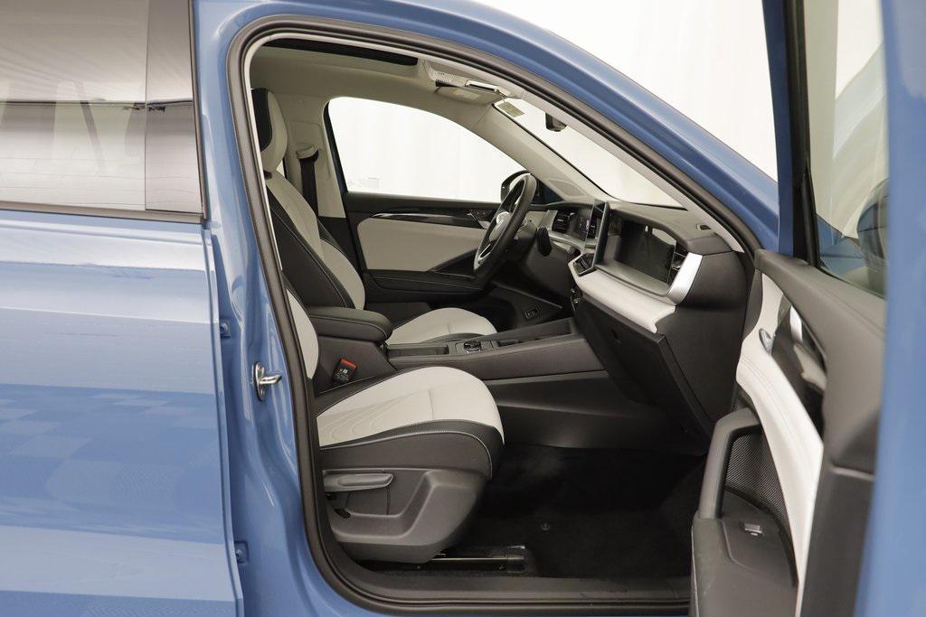 new 2025 Volkswagen Tiguan car, priced at $35,707