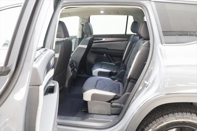 new 2025 Volkswagen Atlas car, priced at $46,112