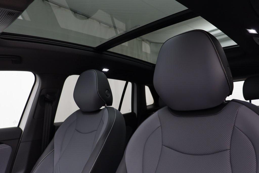 new 2025 Volkswagen Tiguan car, priced at $36,235