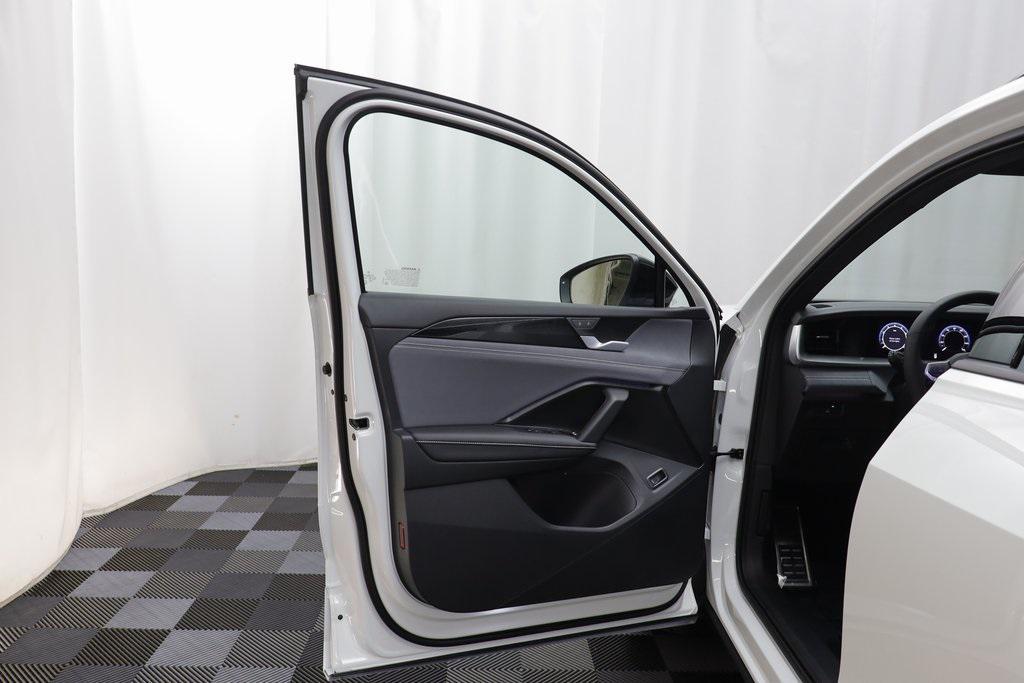 new 2025 Volkswagen Tiguan car, priced at $36,235