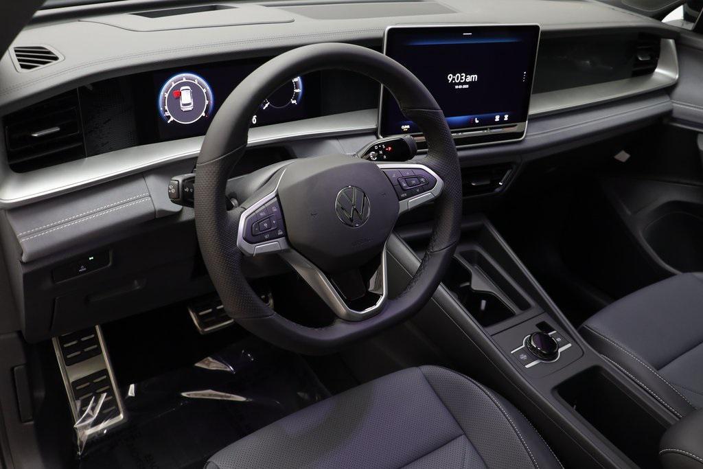 new 2025 Volkswagen Tiguan car, priced at $36,235