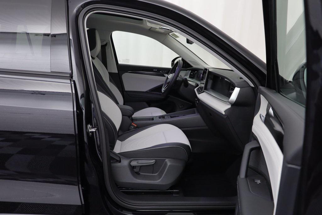 new 2025 Volkswagen Tiguan car, priced at $35,270
