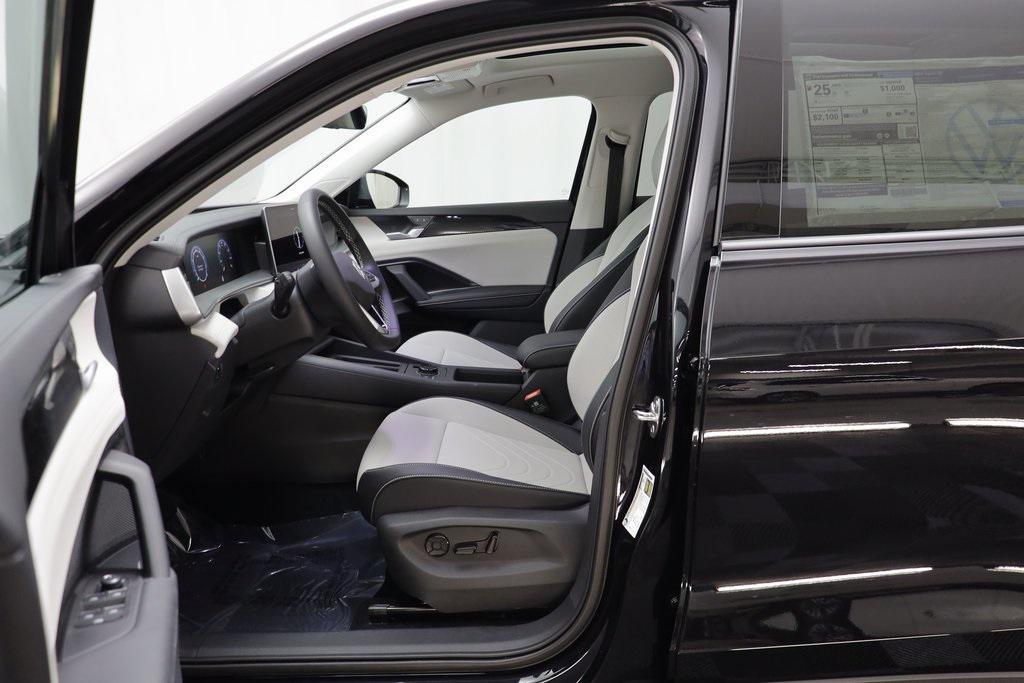 new 2025 Volkswagen Tiguan car, priced at $35,270