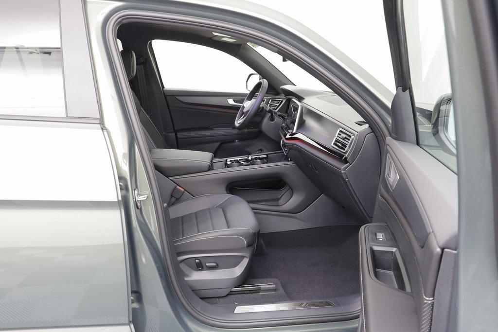 new 2026 Volkswagen Atlas Cross Sport car, priced at $50,147