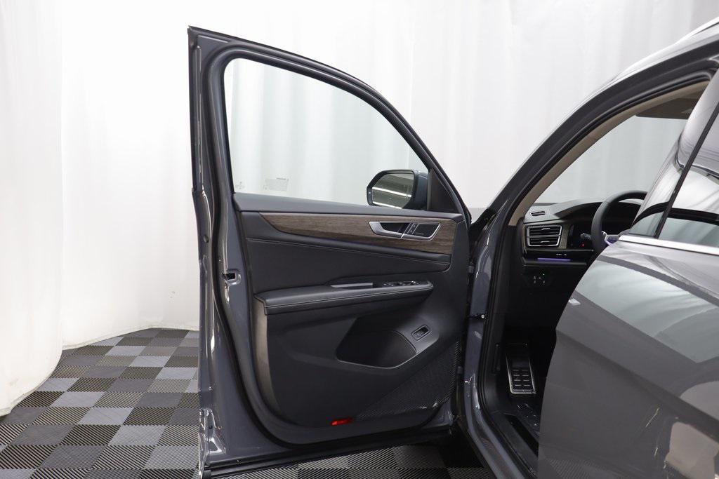 new 2026 Volkswagen Atlas car, priced at $53,979