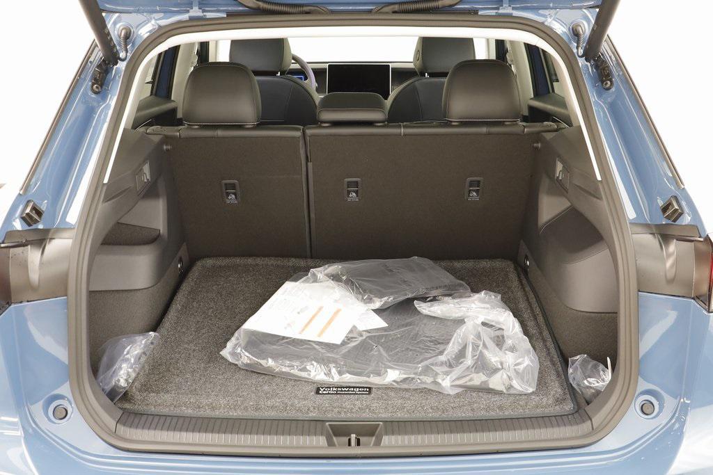 new 2025 Volkswagen Tiguan car, priced at $34,207