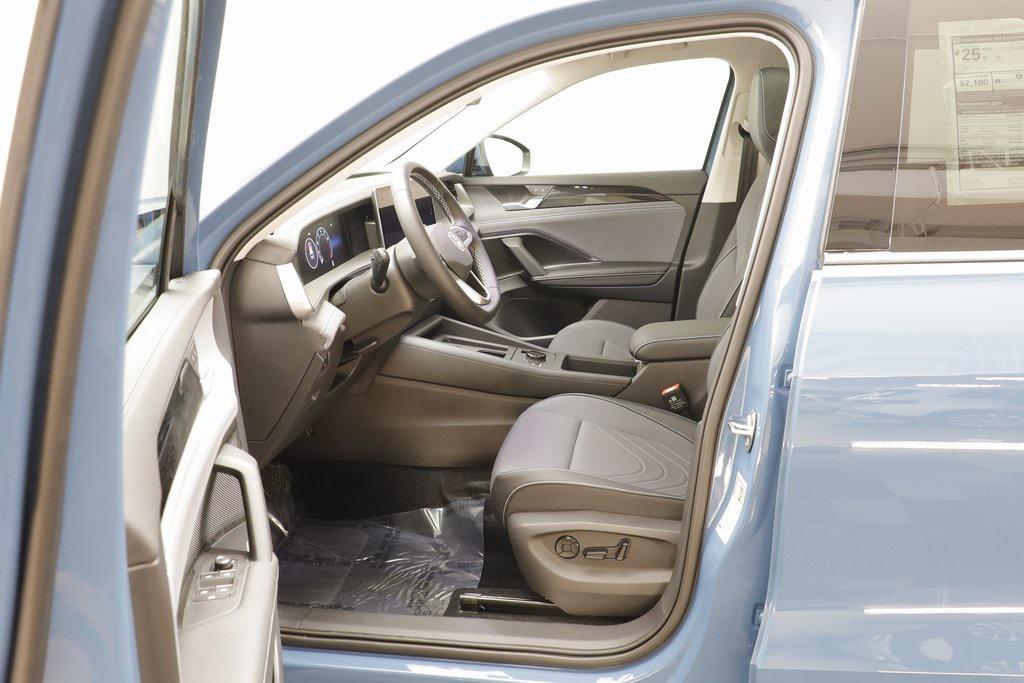 new 2025 Volkswagen Tiguan car, priced at $34,207