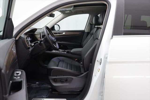 used 2025 Volkswagen Atlas car, priced at $46,224