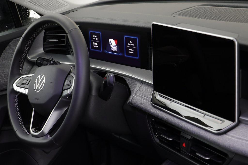 new 2025 Volkswagen Tiguan car, priced at $29,961
