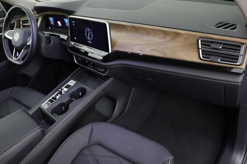 used 2025 Volkswagen Atlas car, priced at $34,047