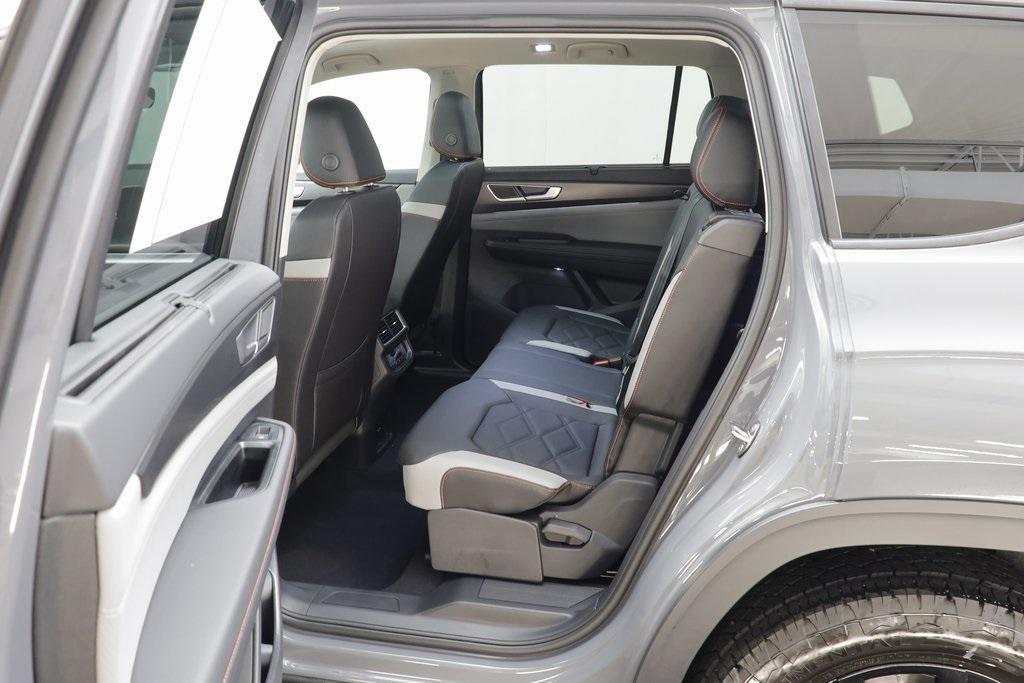new 2025 Volkswagen Atlas car, priced at $42,514