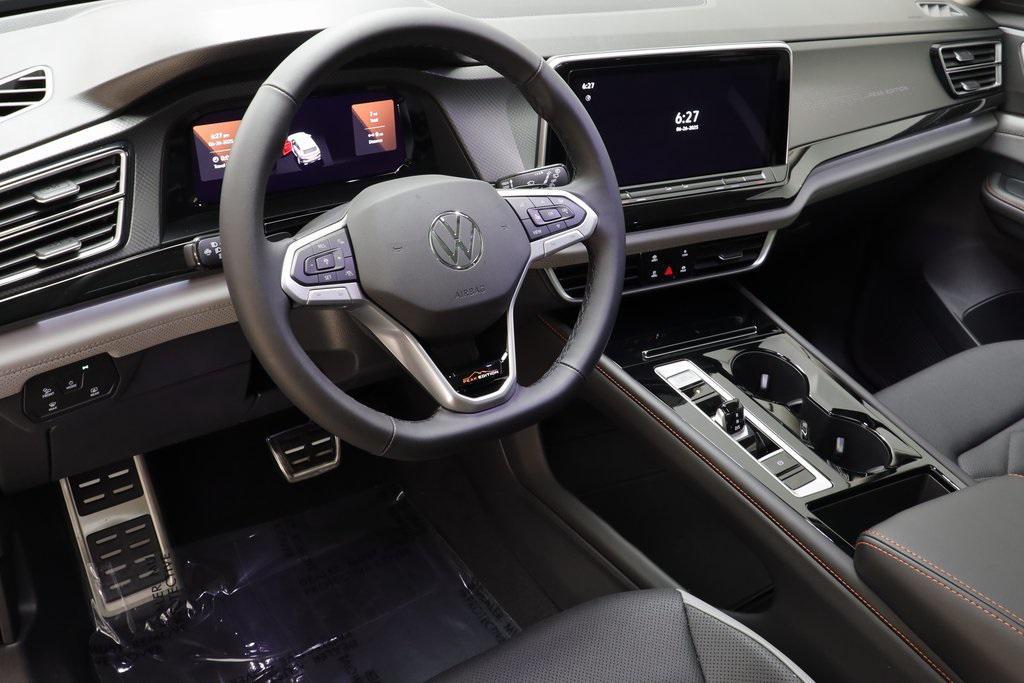 new 2025 Volkswagen Atlas car, priced at $42,514