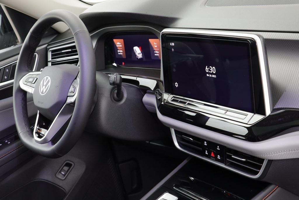 new 2025 Volkswagen Atlas car, priced at $42,514