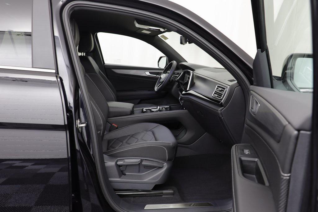 new 2025 Volkswagen Atlas Cross Sport car, priced at $41,732