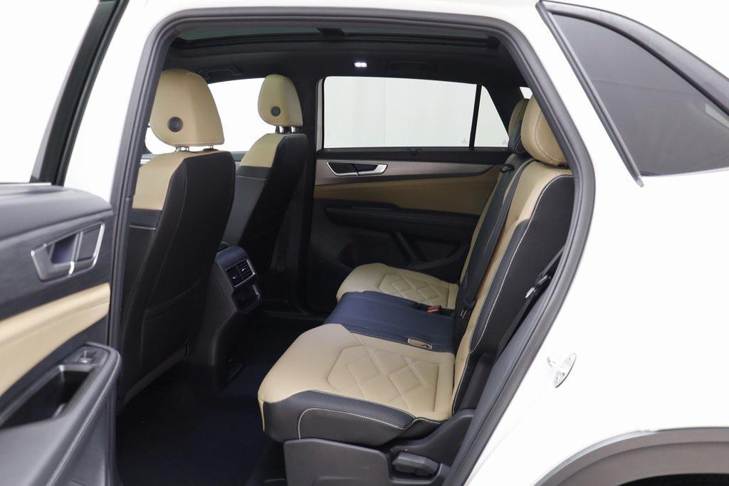 new 2025 Volkswagen Atlas Cross Sport car, priced at $43,276