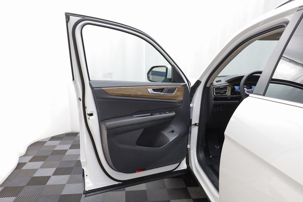 new 2026 Volkswagen Atlas car, priced at $47,557