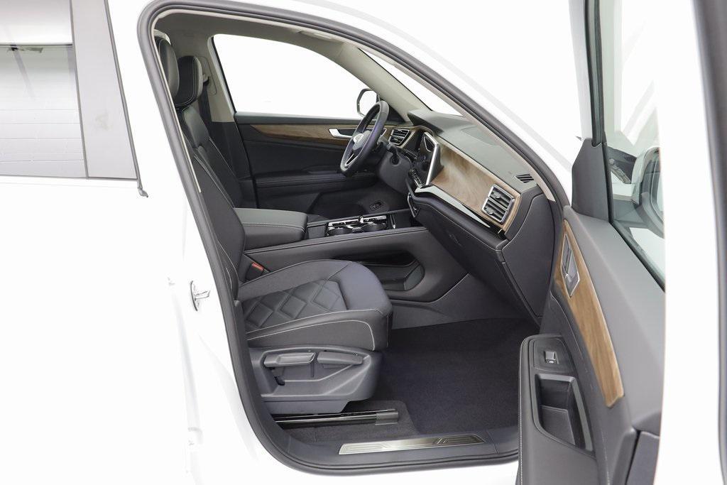 new 2026 Volkswagen Atlas car, priced at $47,557