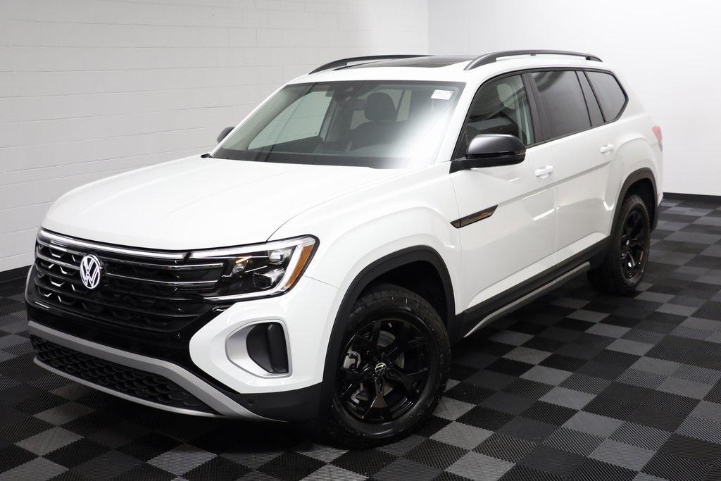 new 2025 Volkswagen Atlas car, priced at $45,056