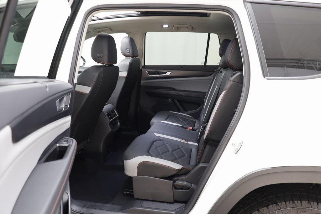 new 2025 Volkswagen Atlas car, priced at $45,056