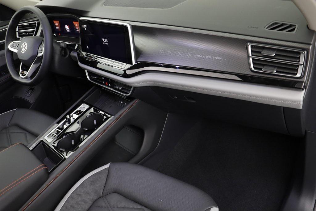 new 2025 Volkswagen Atlas car, priced at $45,056